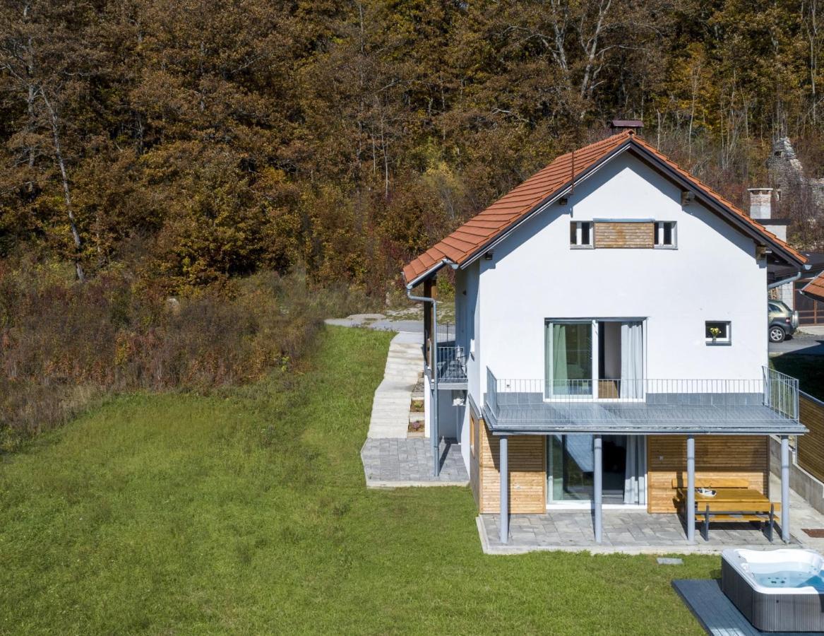 Velebit Lodge Lovinac  Exterior foto