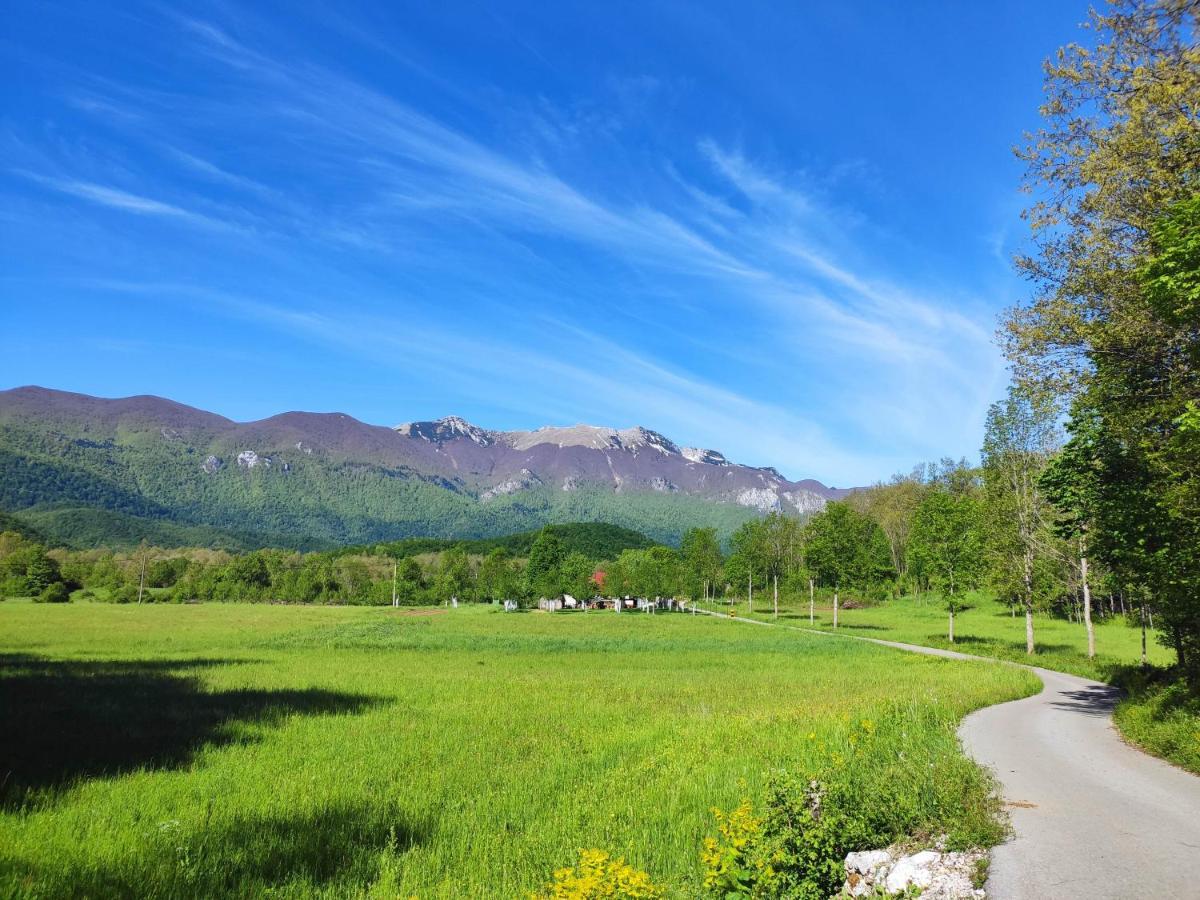 Velebit Lodge Lovinac  Exterior foto
