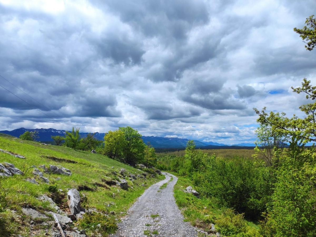 Velebit Lodge Lovinac  Exterior foto